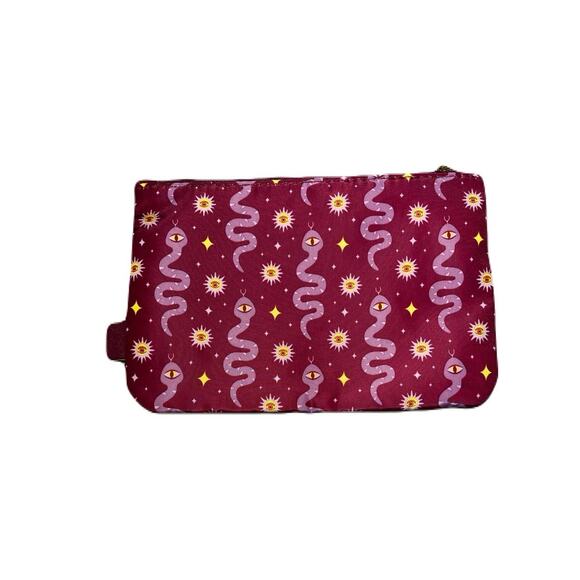 ipsy Handbags - Ipsy burgundy make-up Bag